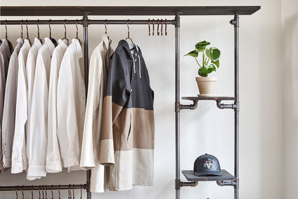 How to choose between free-standing and wall-mounted storage solutions?