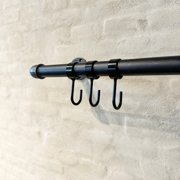 Black O-hook for pipe -  5 pieces