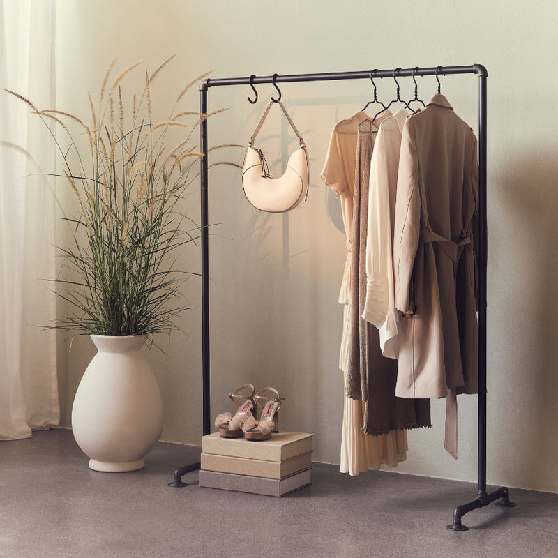 RackBuddy Roscoe - Free standing clothes rack in water pipes
