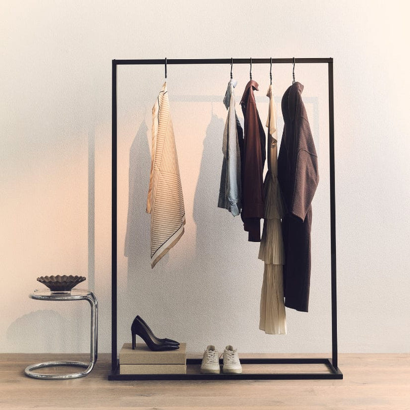 Frame Jackson Black clothes rack with industrial, square bottom